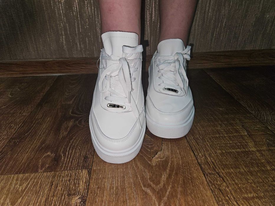 Новые кеды-кроссовки, женские