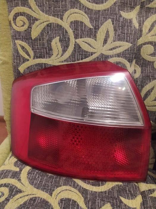 Lampy tył audi a4b6 sedan  komplet