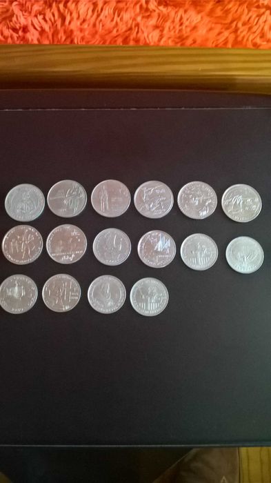 lote de 16 moedas comemorativas , de 100 e 200 escudos