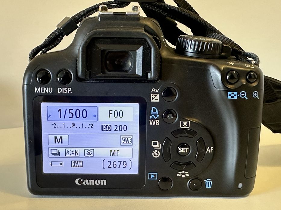 Canon EOS 1000d + 50mm f/1.8 + 70-210 f/4-5.6