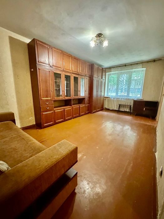 Продам квартиру. Кирово. Поля. Центральный район. - More