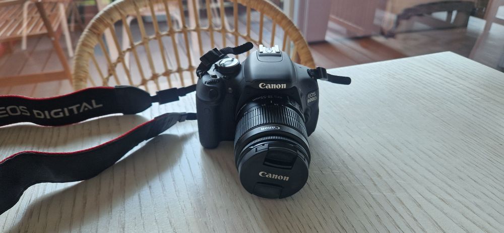 Maquina Fotografica Canon EOS 600D