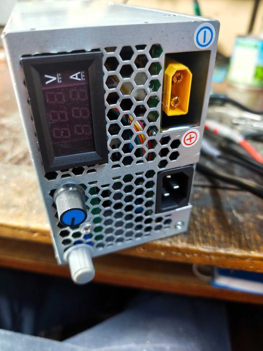 Зарядне  для акумулятора та живлення 12в Emerson R48-2900W 3-120V 25A | 12V 24V 36V 48V 60V 72V |