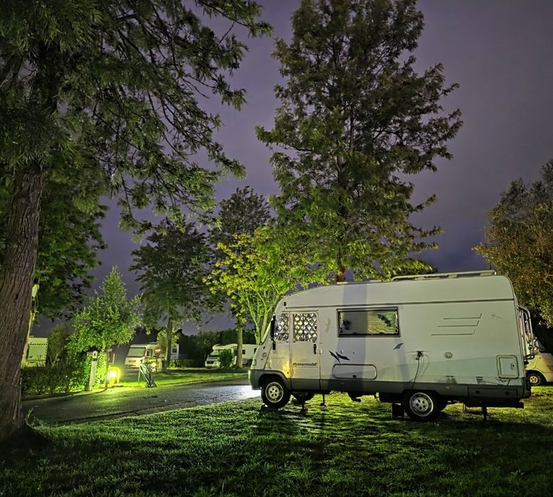 Hymer B544 (Fiat Ducato 2.5 Tdi cat 116cv ar condicionado) 6 lugares.