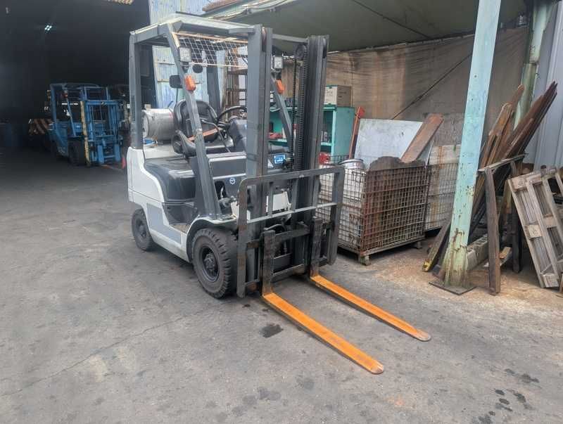 Вилочний автонавантажувач Nissan, 2012 року.
Модель: P1F1A15D.