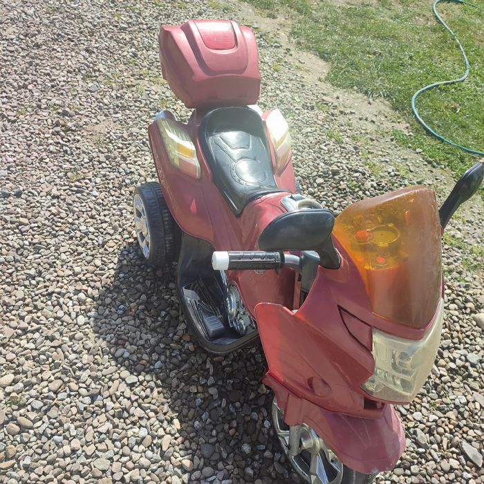 Motorek na akumulator