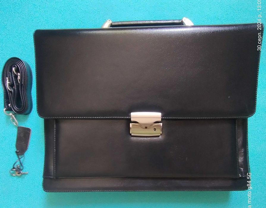 Портфель класичний шкіряний DEXONE чорний