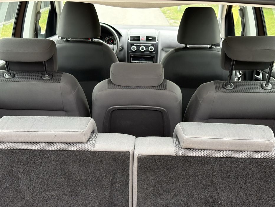 VW Touran TDI  7 osób hak serwis zarejestrowany w PL