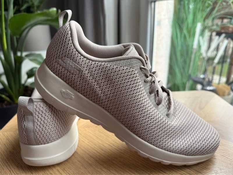 - Skechers - Sneakersy r. 40 / 41