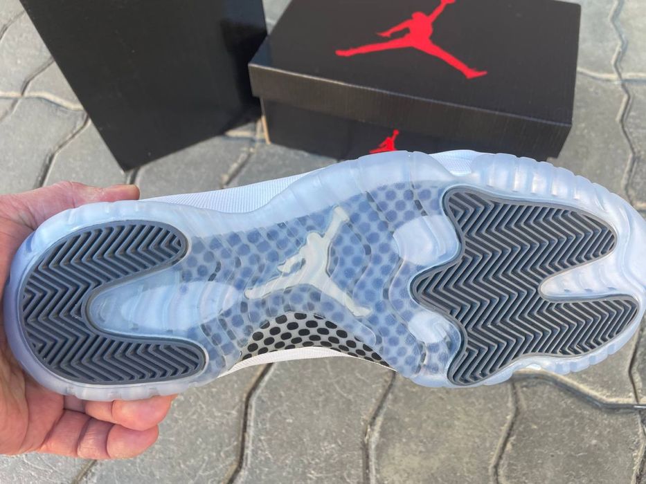 Air Jordan 11 Retro Grey