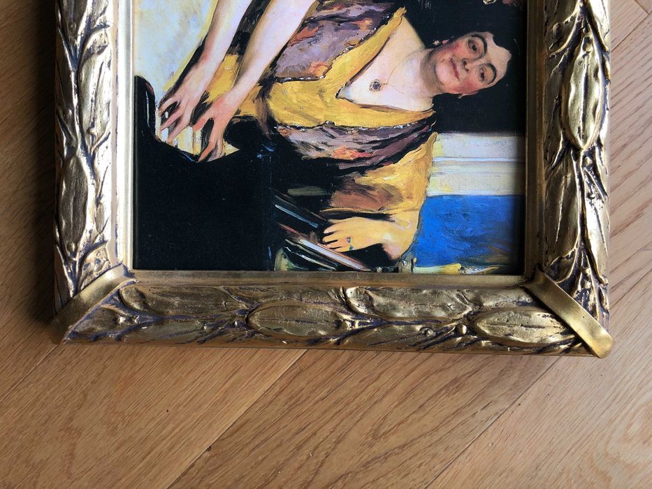 Drewniana rama w kolorze złotym 54cmx38cm rozmiar 26cmx43,5cm światło