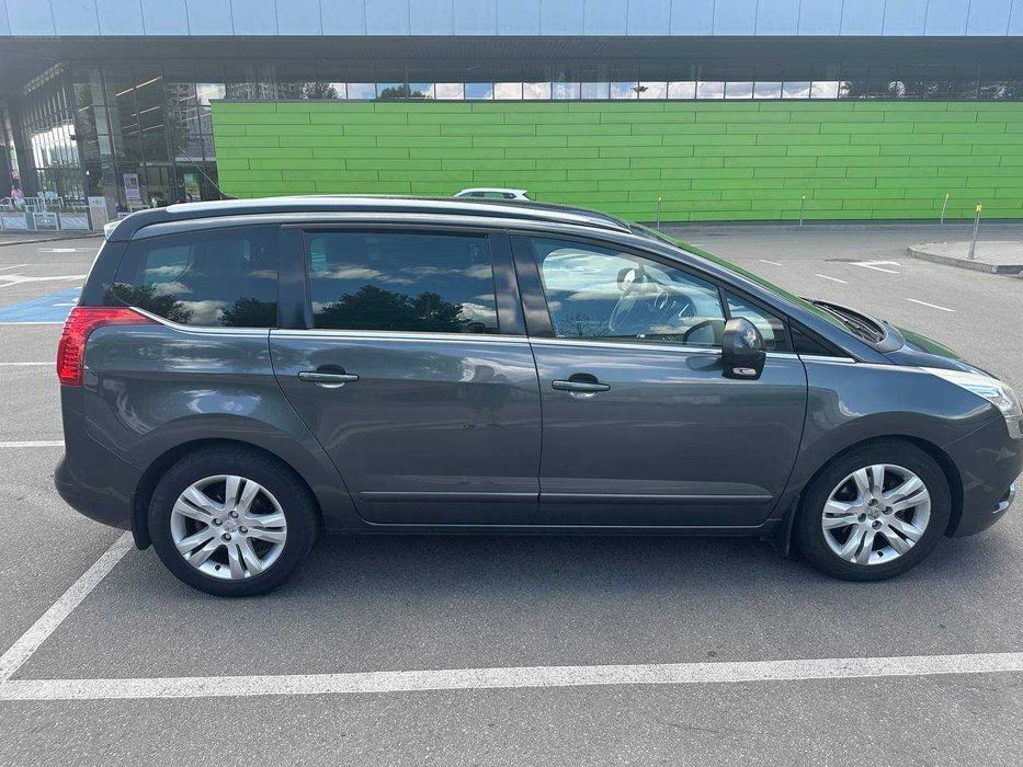 Peugeot 5008 1.6 2011р