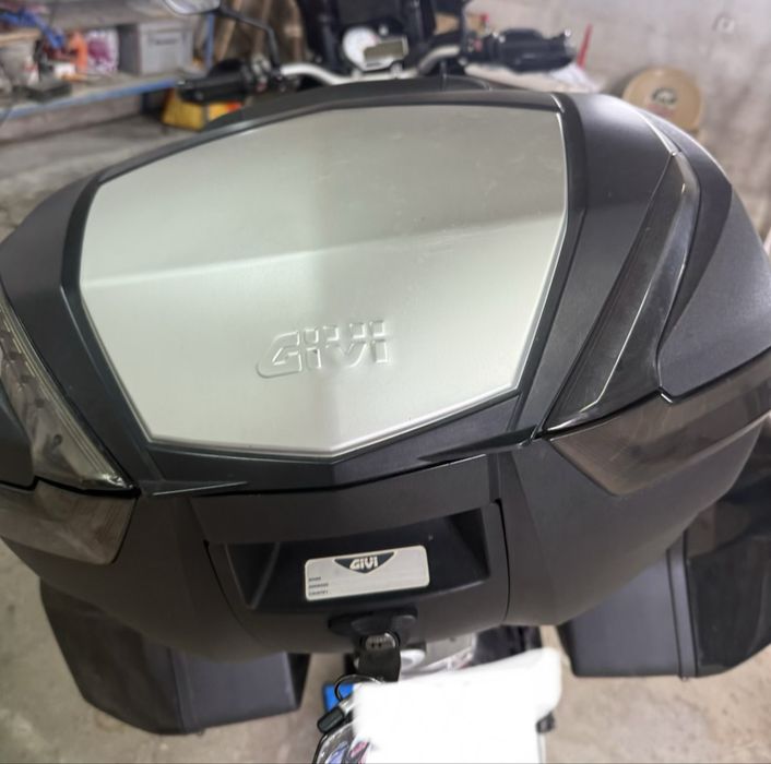 Top case GIVI V47