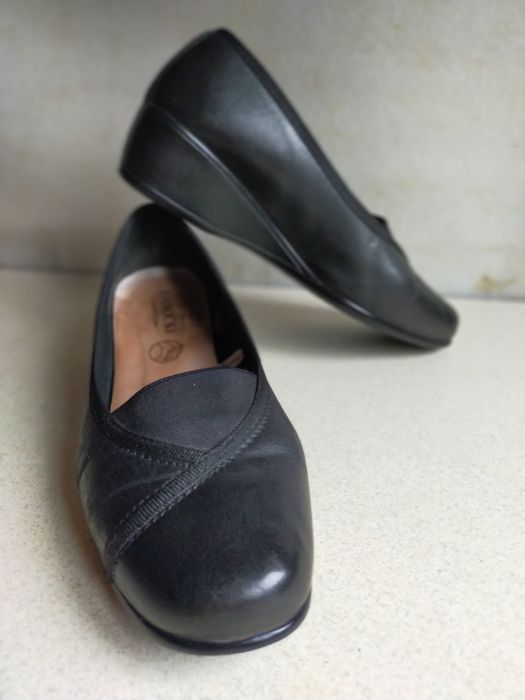 Półbuty czółenka pantofle Lasocki 38