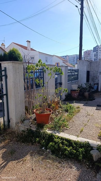 Moradia Bairro do Pombal Almada