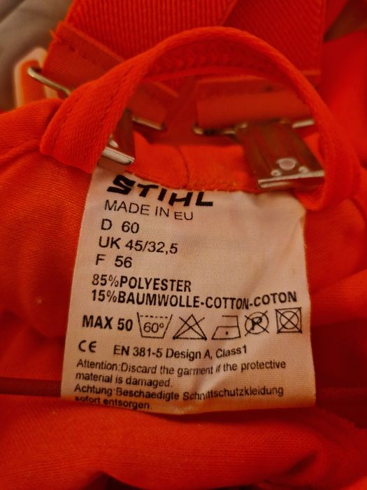 Spodnie ochronne do pracy pilarką łańcuchową marki STIHL