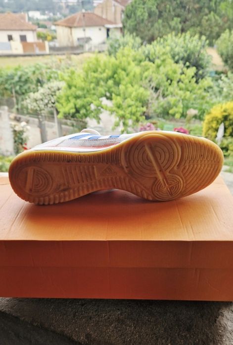 Sapatilhas de Futsal Adidas + Meias + Joelheira Elástica M + Voltaren