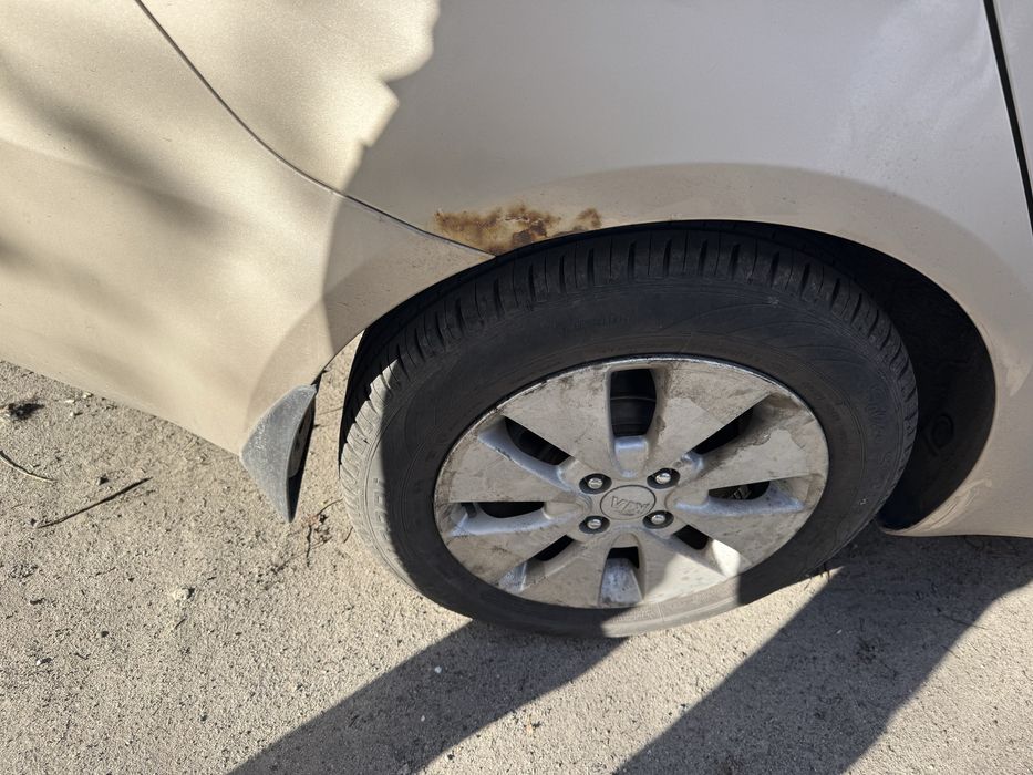 Продам автомобіль KIA RIO 3