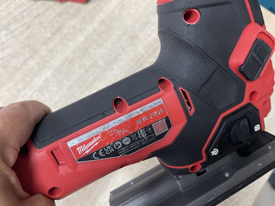 Milwaukee M18 FBJS / безщітковий лобзик Мілвокі 18V