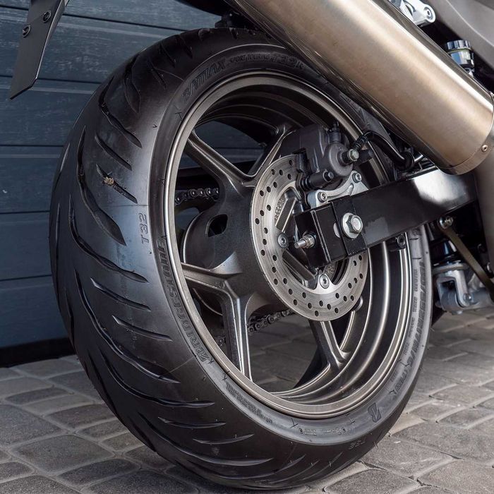 Продам мотоцикл Kawasaki Z750S (1854)