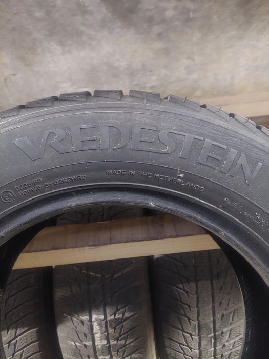 Пара зимової гуми зима зимня VREDESTEIN R15 205 60