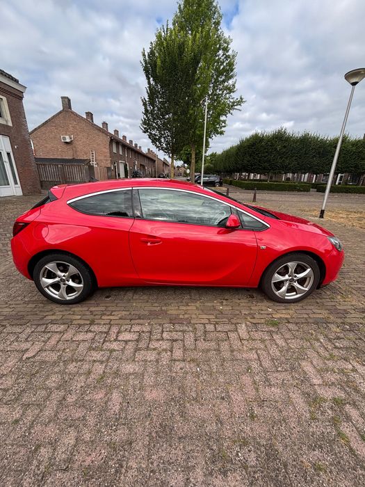 Opel Astra J GTC 1.6 - 180 KM / Bogata Wersja