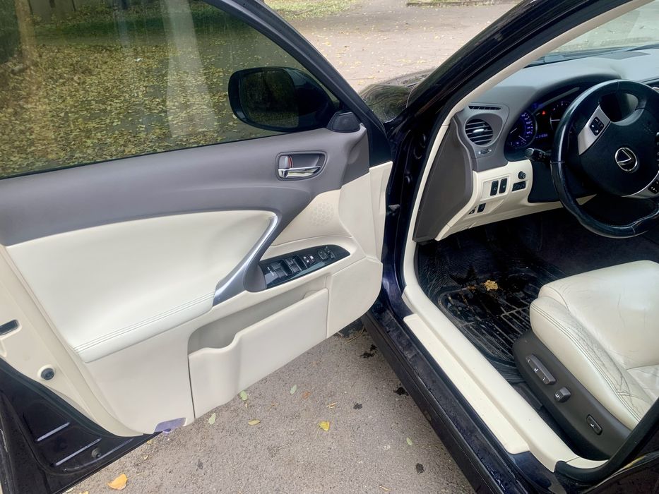 Lexus IS 220d 2011р.
