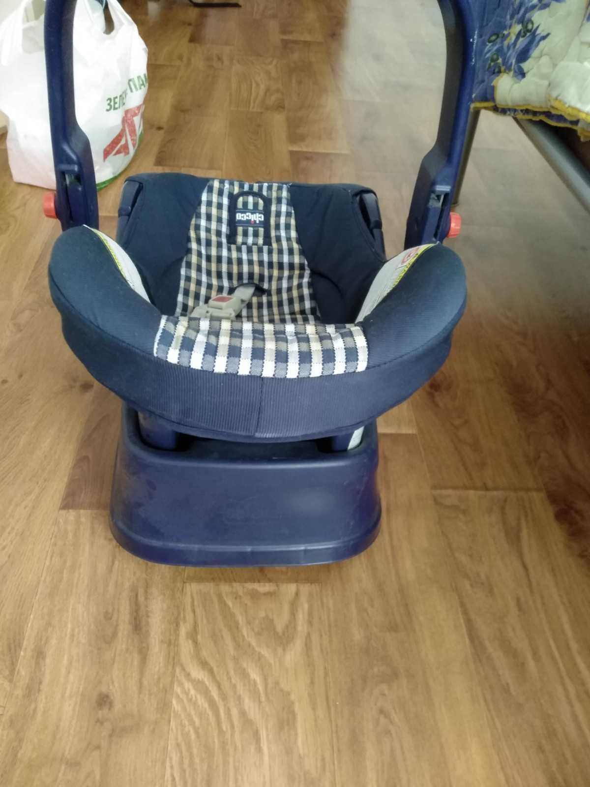 Автокресло Chicco до 1,5 года 0-13 кг Основа+База с самого рождения ...