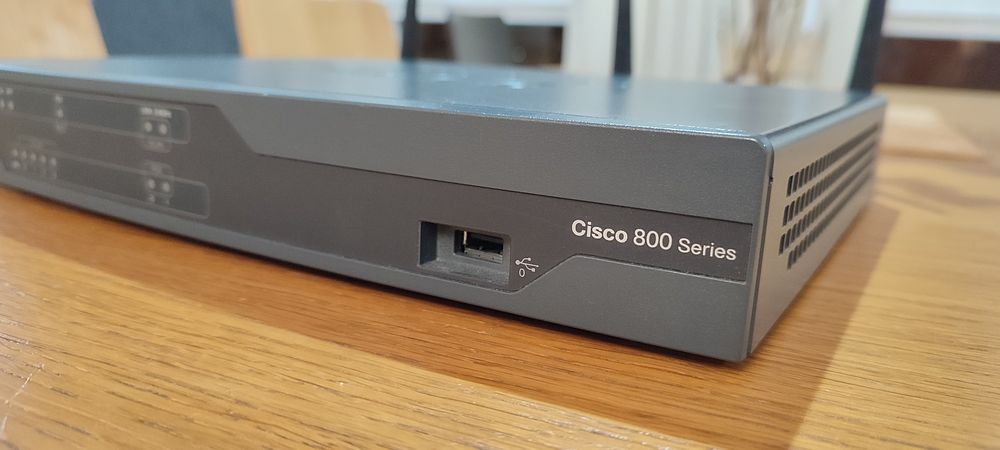 Cisco C881W Wireless Router (CCNA)64284523133699121