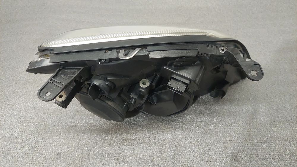 Ótica / farol esquerda OPEL Vectra C