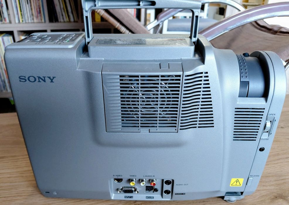 Projektor LCD Sony VPL-SC60