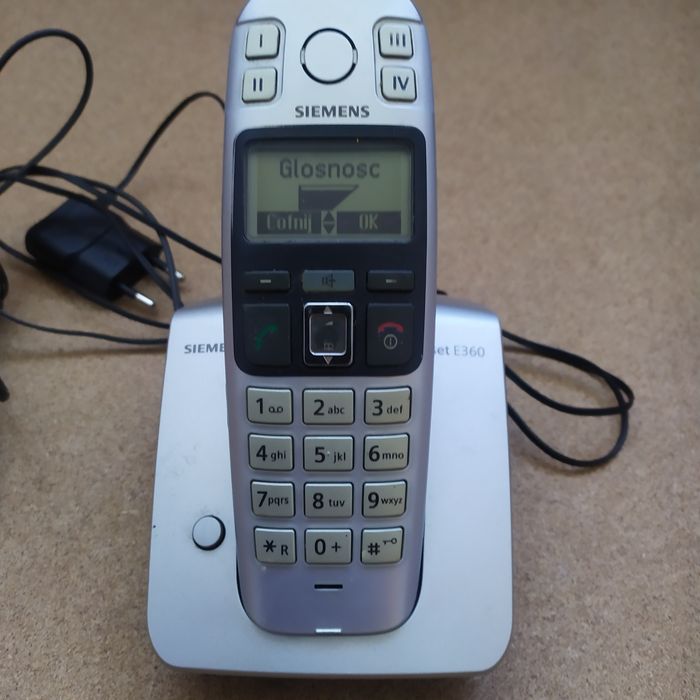Telefon Siemens gigaset e360.