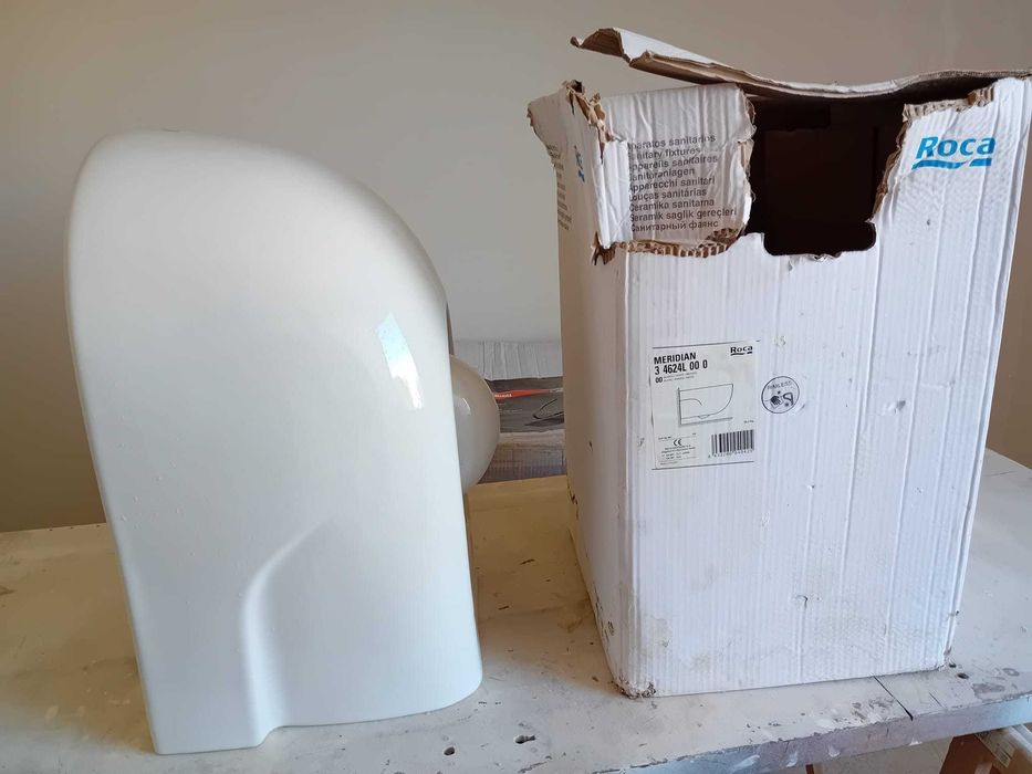 sanita suspensa Roca Nova