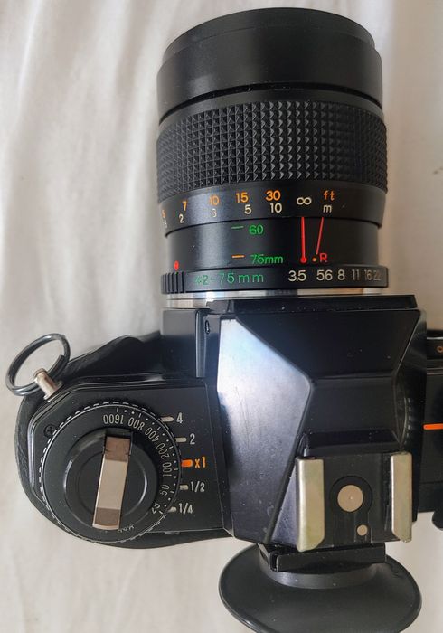 Máquina Yashica FX-D