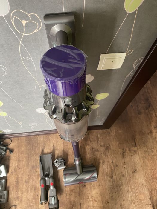 Аккумуляторный пылесос Dyson V10 Absolute