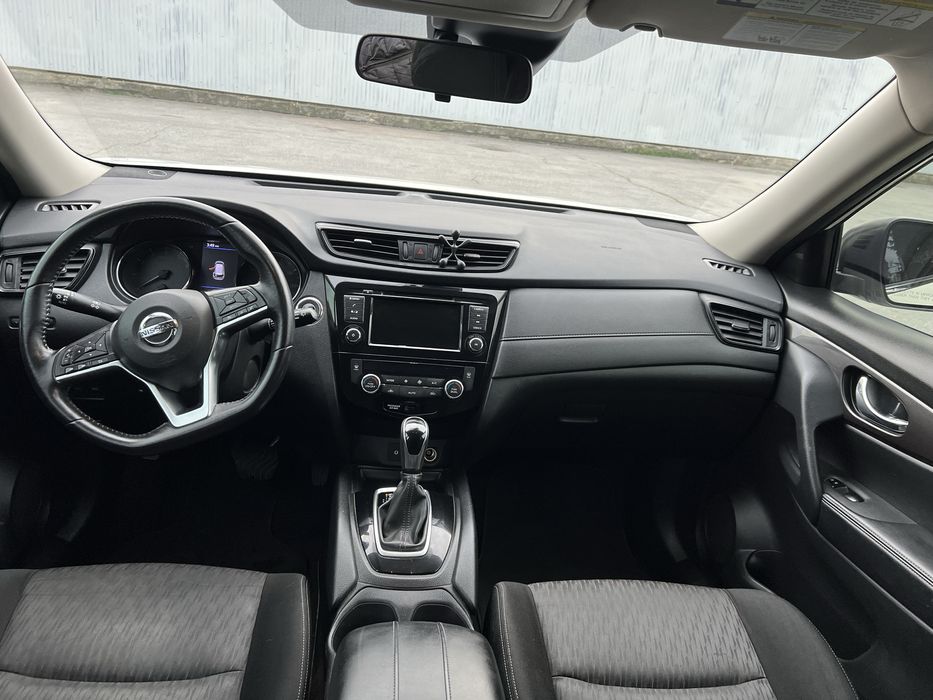 Nissan rogue мінімальні пошкодження