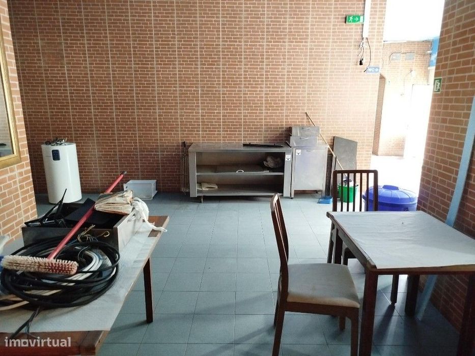 Loja para arrendar no Algueirão - Sintra