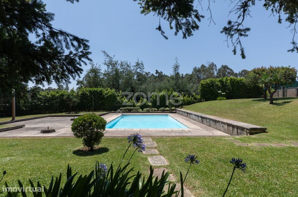 Moradia M5 de Luxo com piscina e Terreno em Mouronho - Tábua