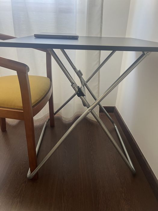 Mesa com a cadeira