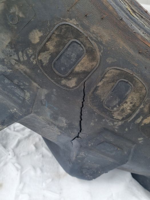 Pirelli 600 65 r38 para