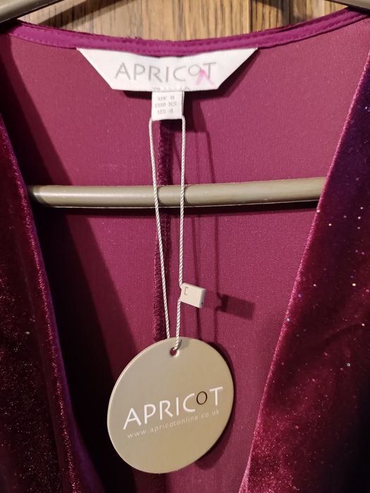 Сукня APRICOT 42-44 розмір