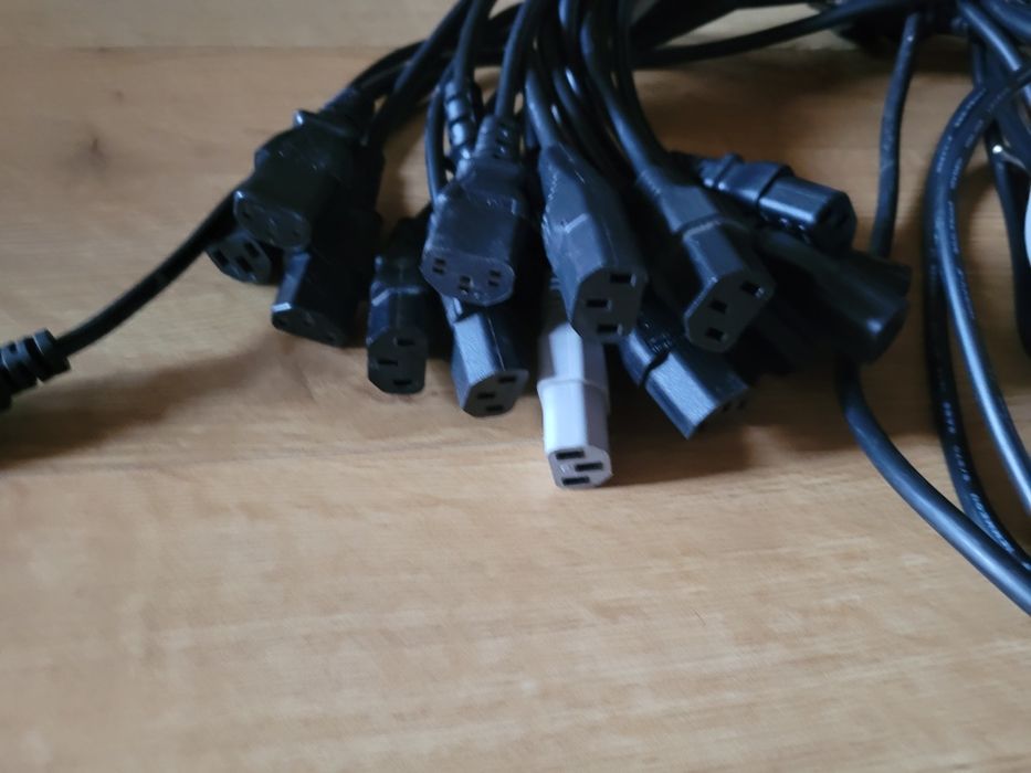 Sprzedam kable zasilające 17 sztuk