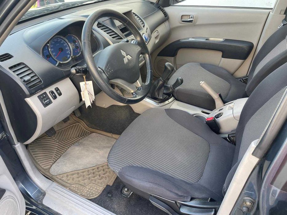 Mitsubishi stracar