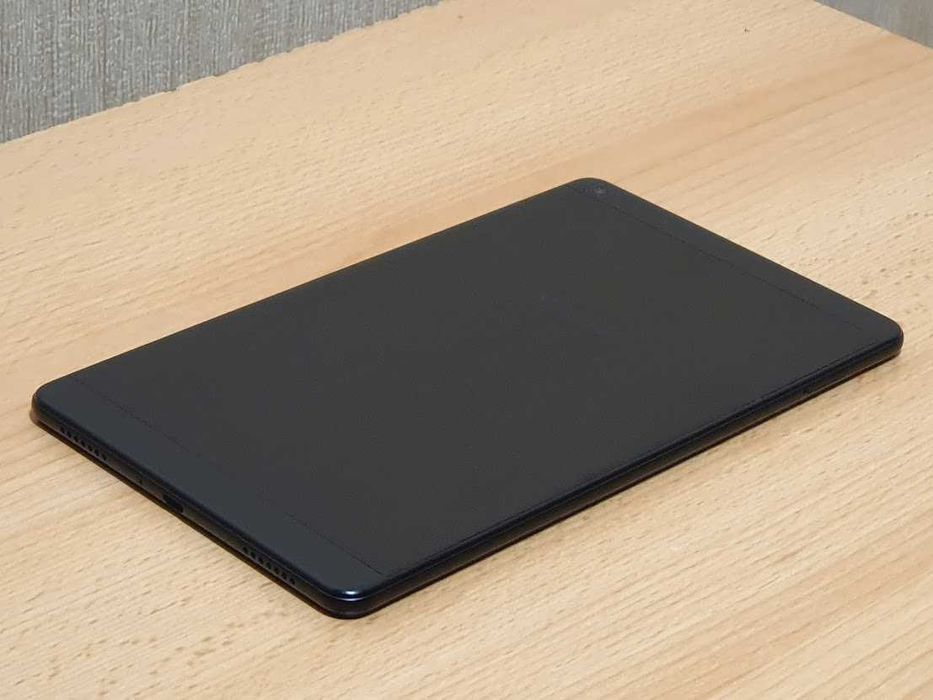 Планшет Samsung Galaxy Tab A 8.0" (2019) 2/32GB LTE Black (SM-T295NZKASEK) У ідеальному стані. Батарея тримає 20 годин.