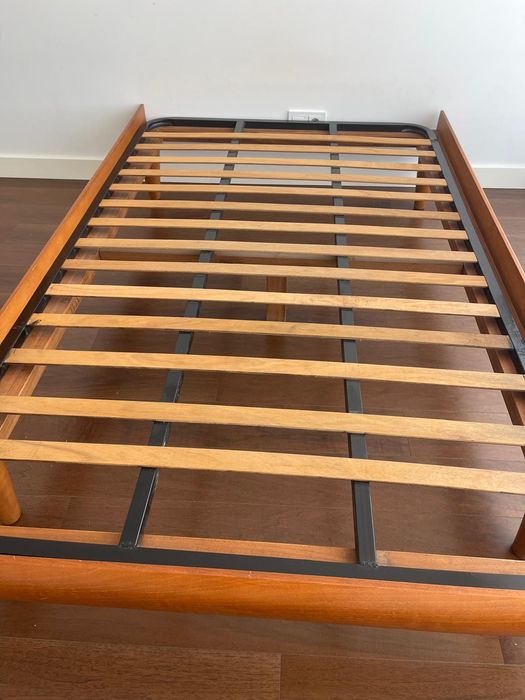 Vendo estrutura de cama