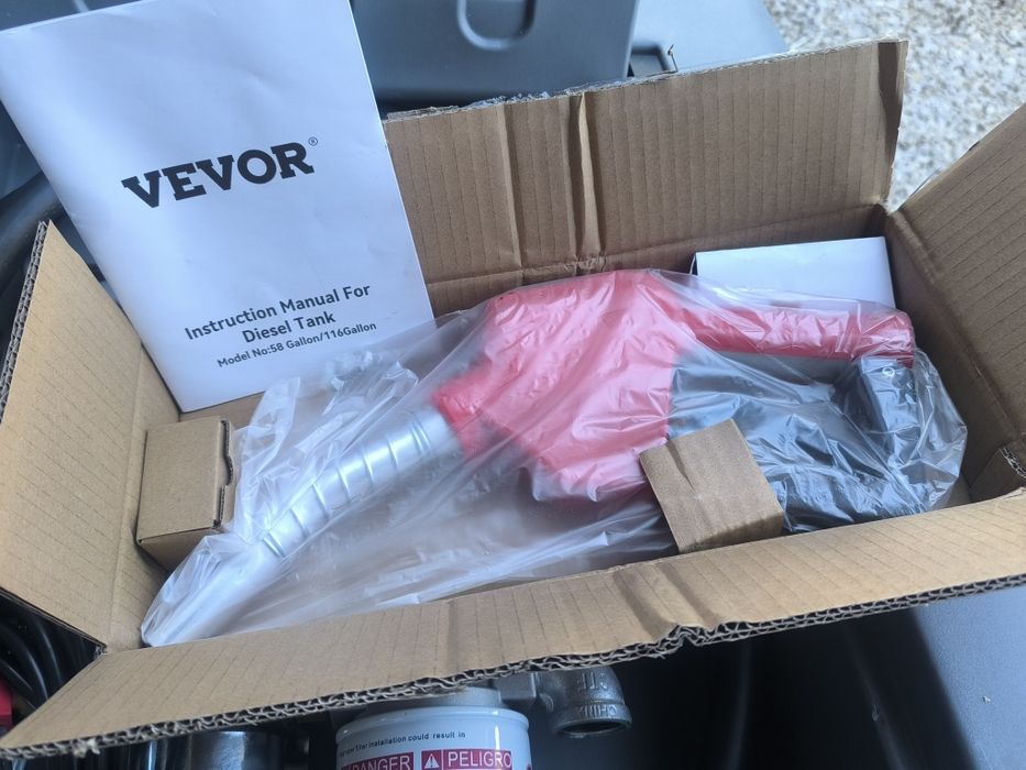 Tanque de combustível de mais de  400l com  bomba de 12v