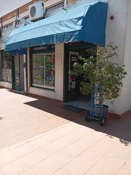 Loja Comercial na Baixa da Banheira (Mercado Municipal)