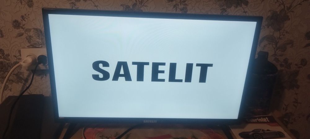 Телевізор SATELIT 24 дюйми вбудоване Т 2 смарт тв вайфай
