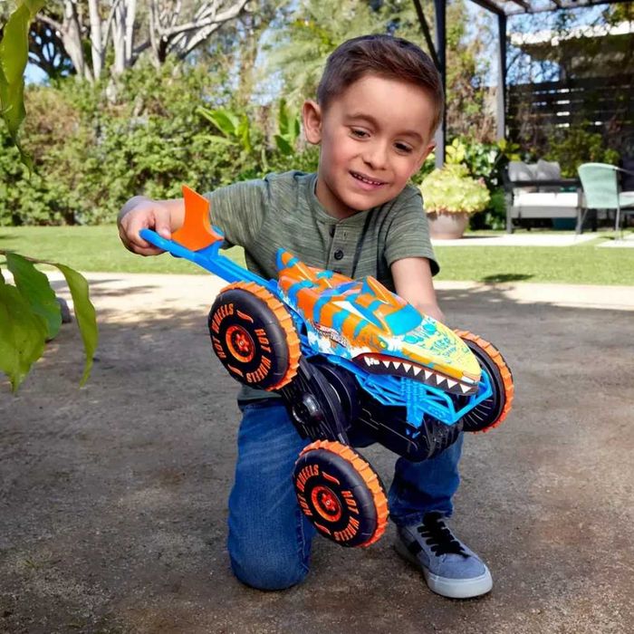 Хот Вілс Тигрова Акула Альпініст машинка на керуванні Hot Wheels JFR39