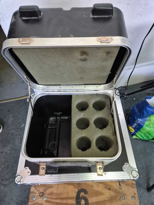 Flight-Case Marca SKB para Microfones